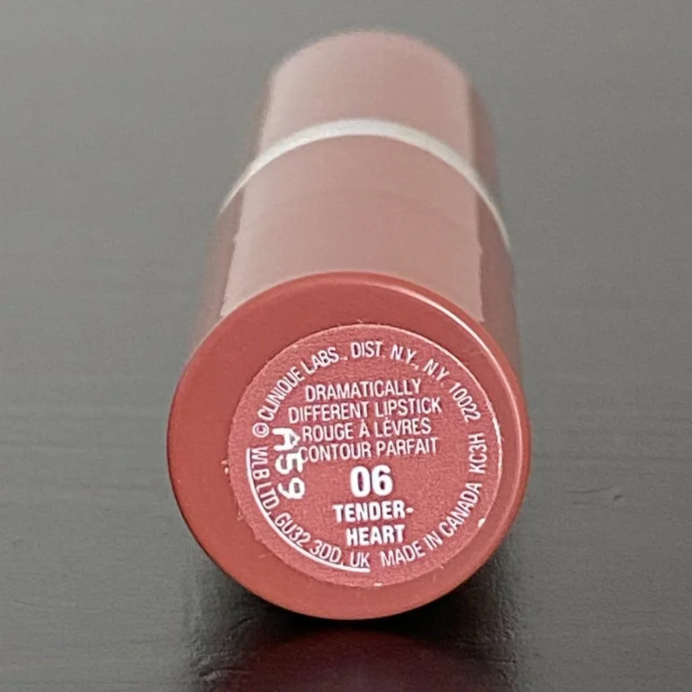 Clinique Dramatically Different Tenderheart lipstick